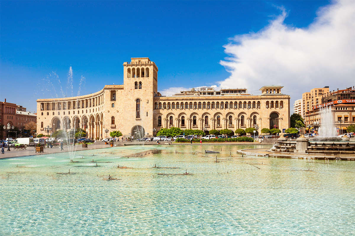 จัตุรัสรีพับลิค Republic Square