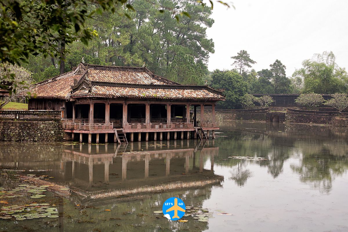 สุสานจักรพรรดิ์มิงมาง (Minh Mang Tomb)